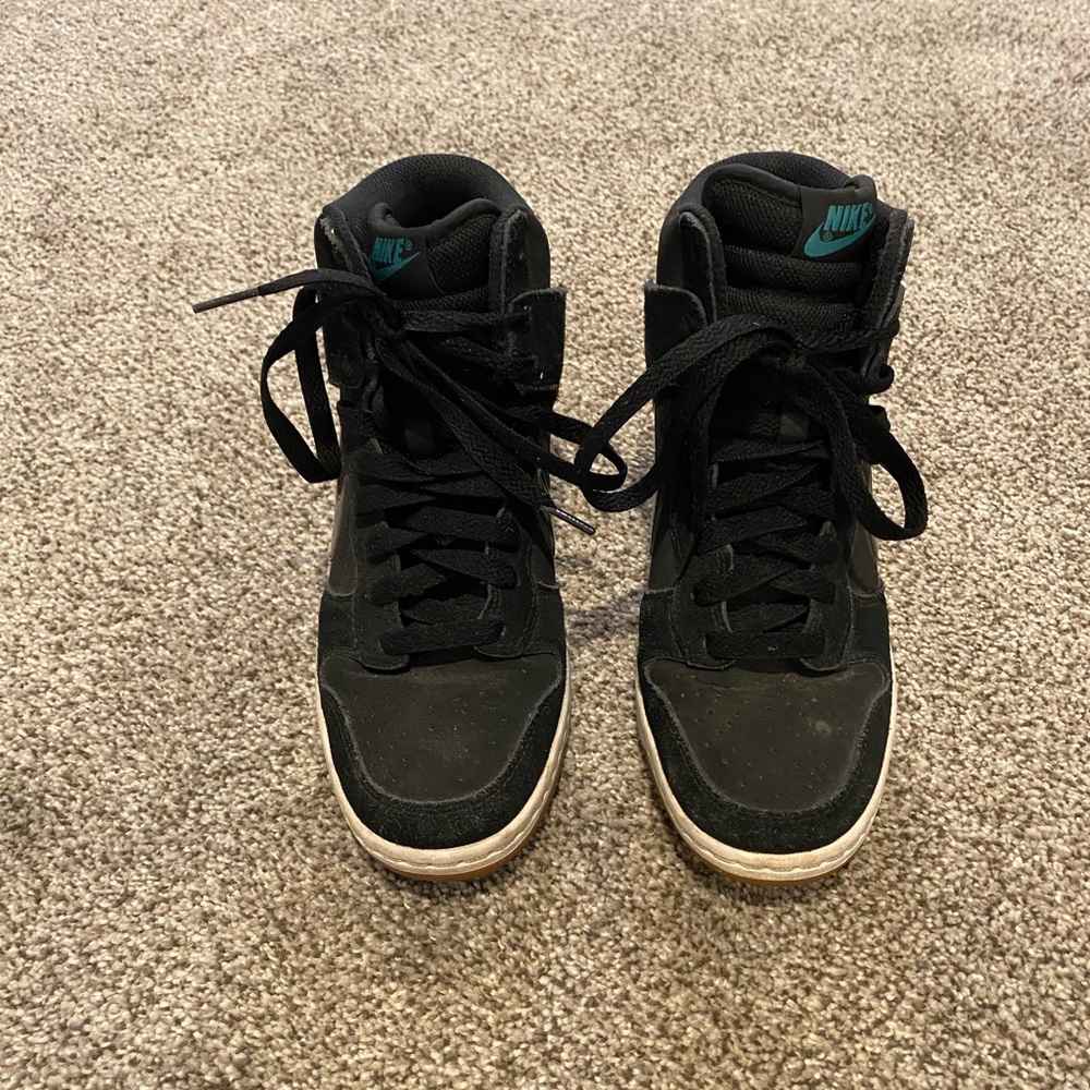 Nike wedge sneaker